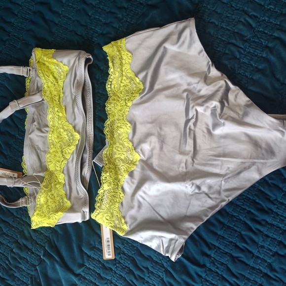 SKIMS Two-Piece Bikini Set in Light Gray with Neon Yellow Lace - Picture 8 of 10